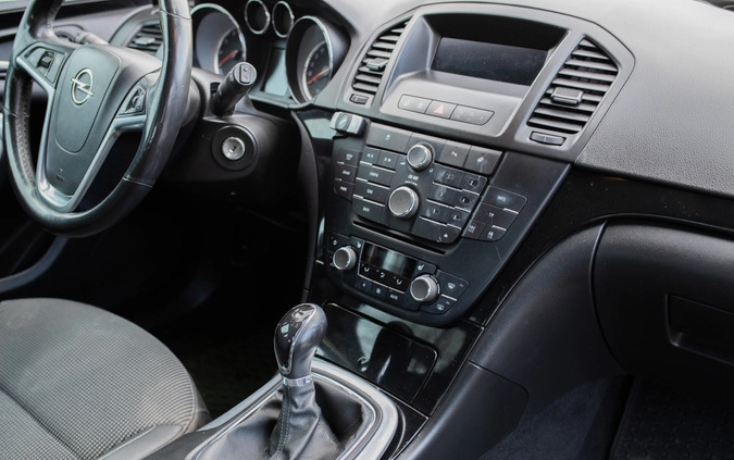 Opel Insignia cena 36900 przebieg: 251000, rok produkcji 2013 z Częstochowa małe 232